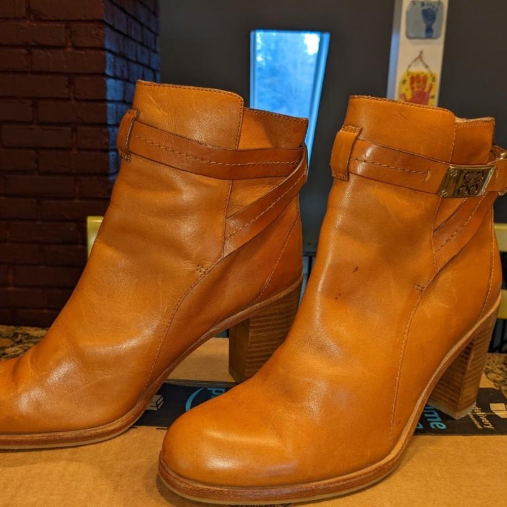 Coach Kasandra Whiskey Brown Block Ankle Bootie Boots Size 9